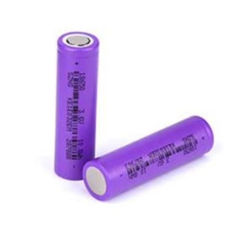 WOOX is een set van 2 stuks oplaadbare lithium-ion batterijen type 18650
